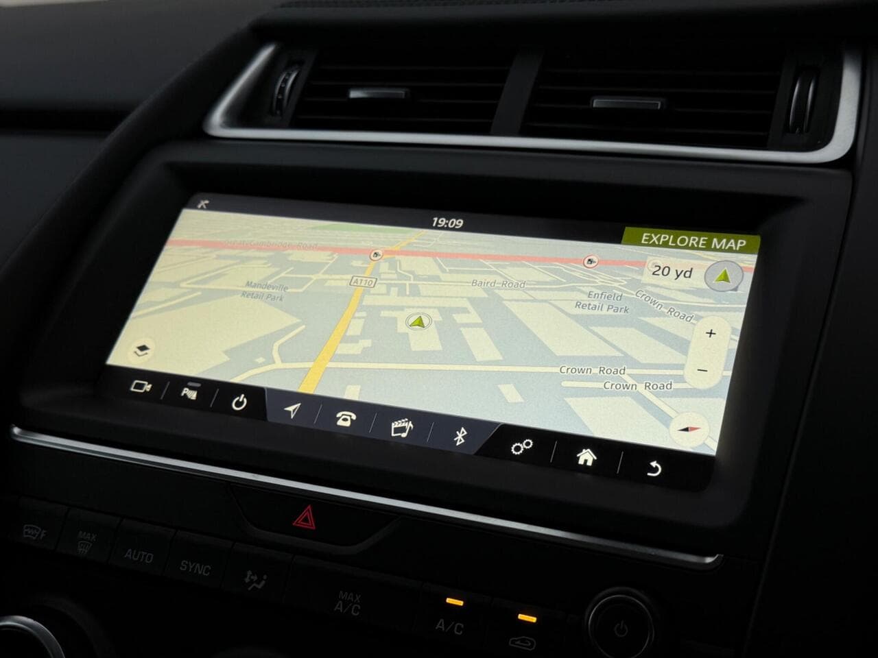 Jaguar E-PACE thumbnail Infotainment System