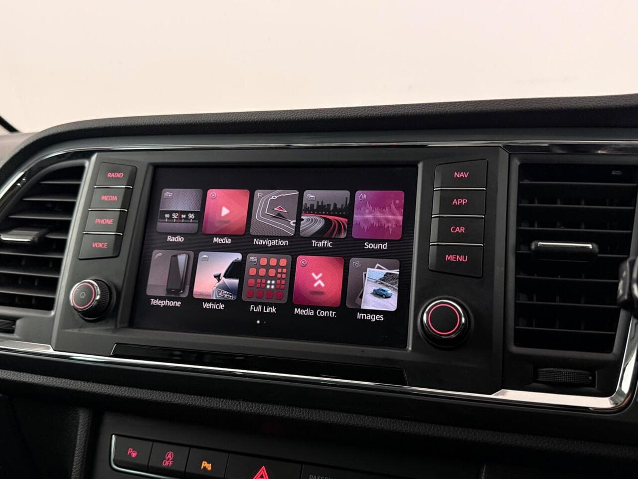 SEAT Ateca thumbnail Infotainment System