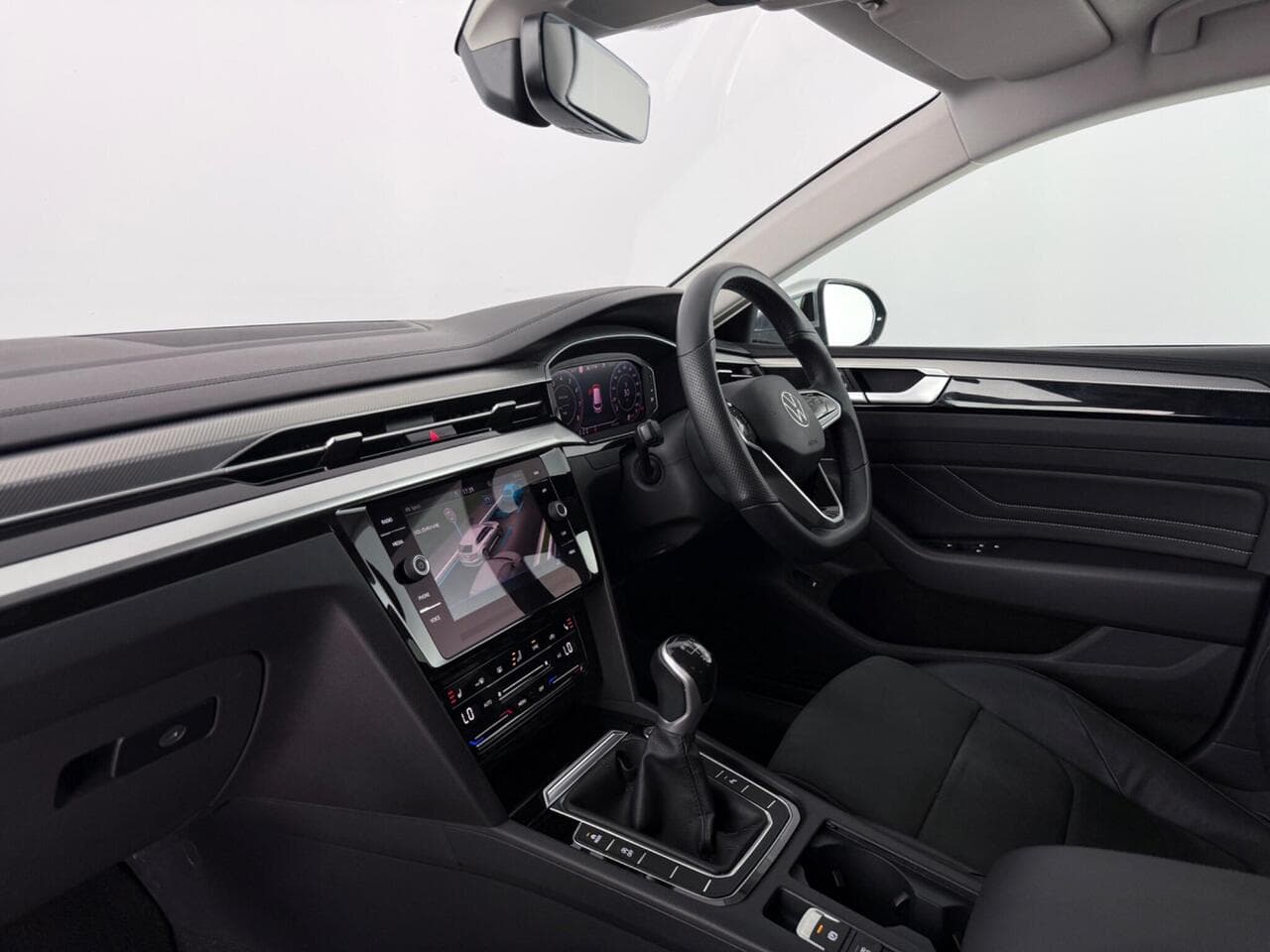 Volkswagen Arteon thumbnail Interior Front
