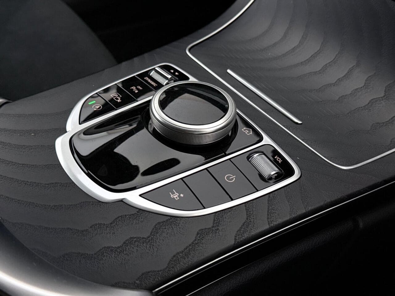 Mercedes-Benz C Class thumbnail Misc Controls