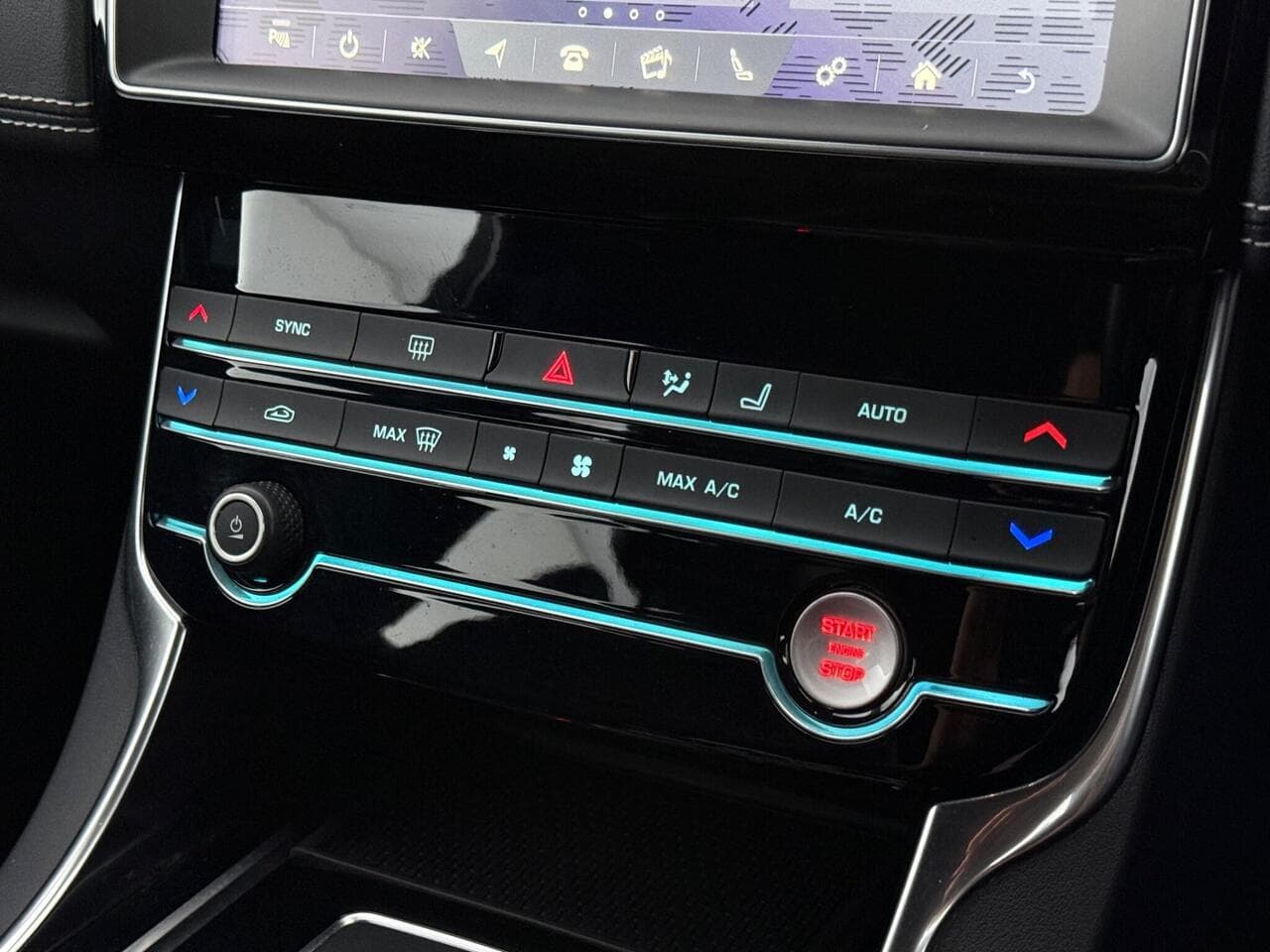 Jaguar XE thumbnail Infotainment System