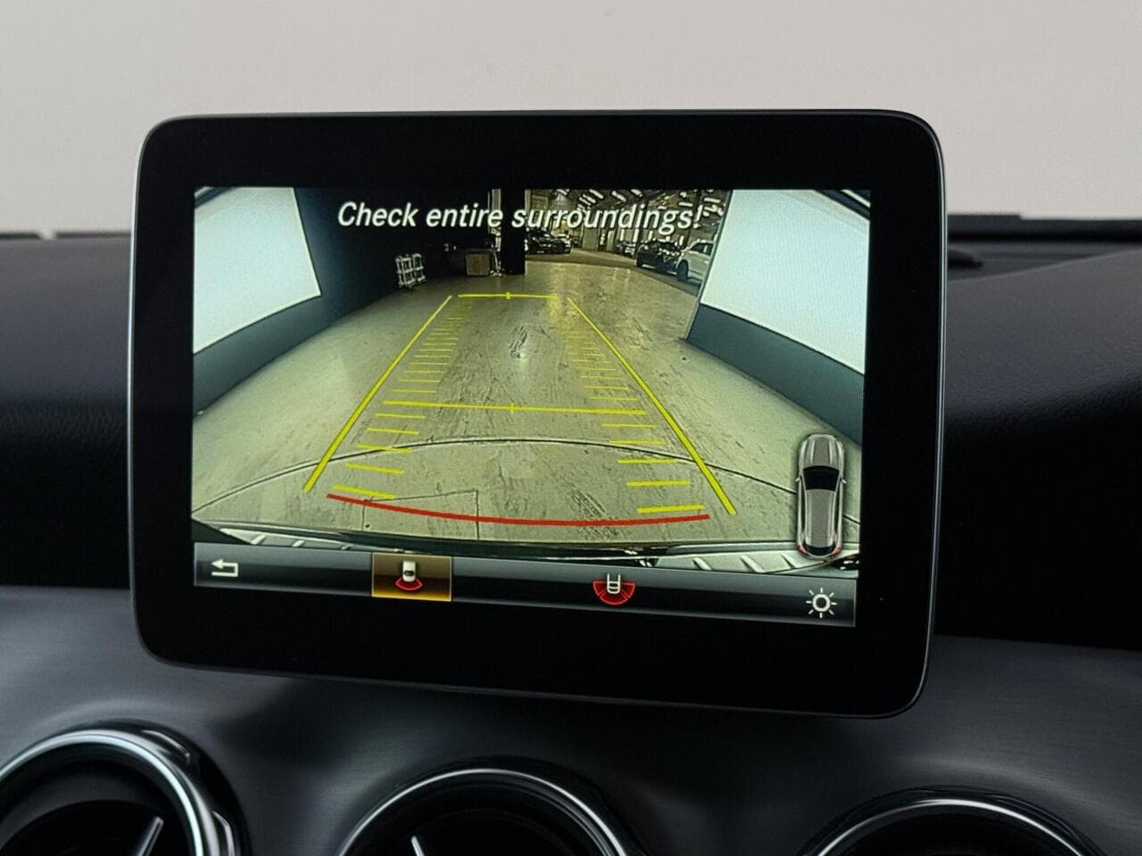 Mercedes-Benz GLA thumbnail Infotainment System