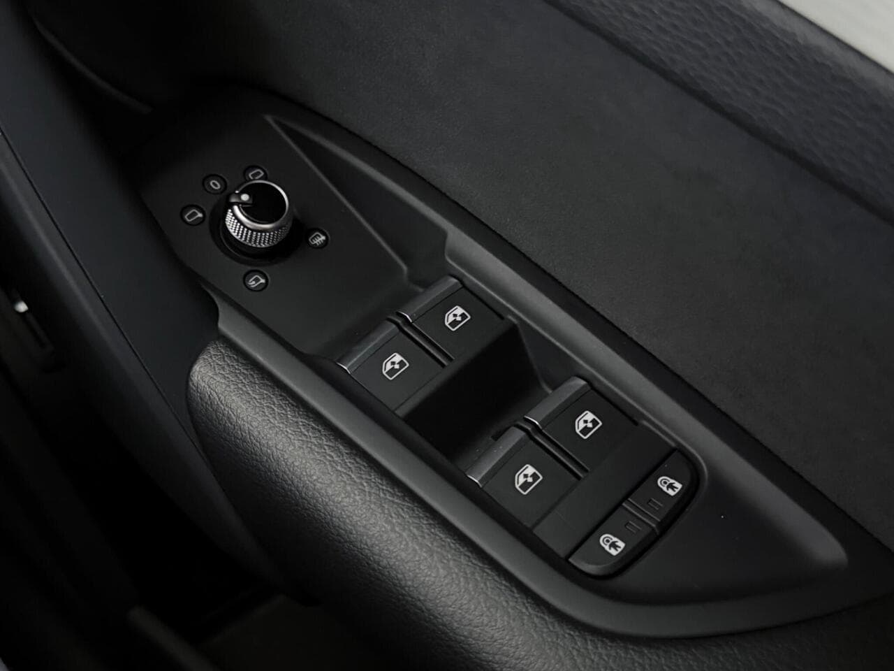 Audi Q5 thumbnail Misc Controls