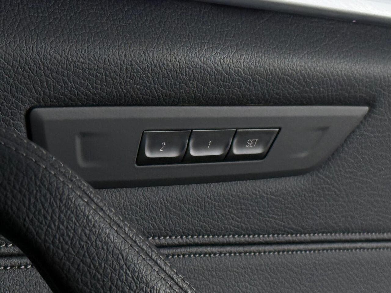 BMW 5 Series thumbnail Misc Controls