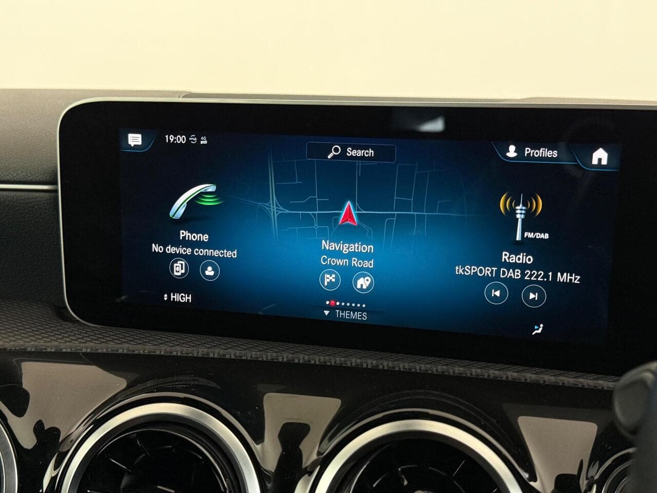 Mercedes-Benz A Class thumbnail Infotainment System