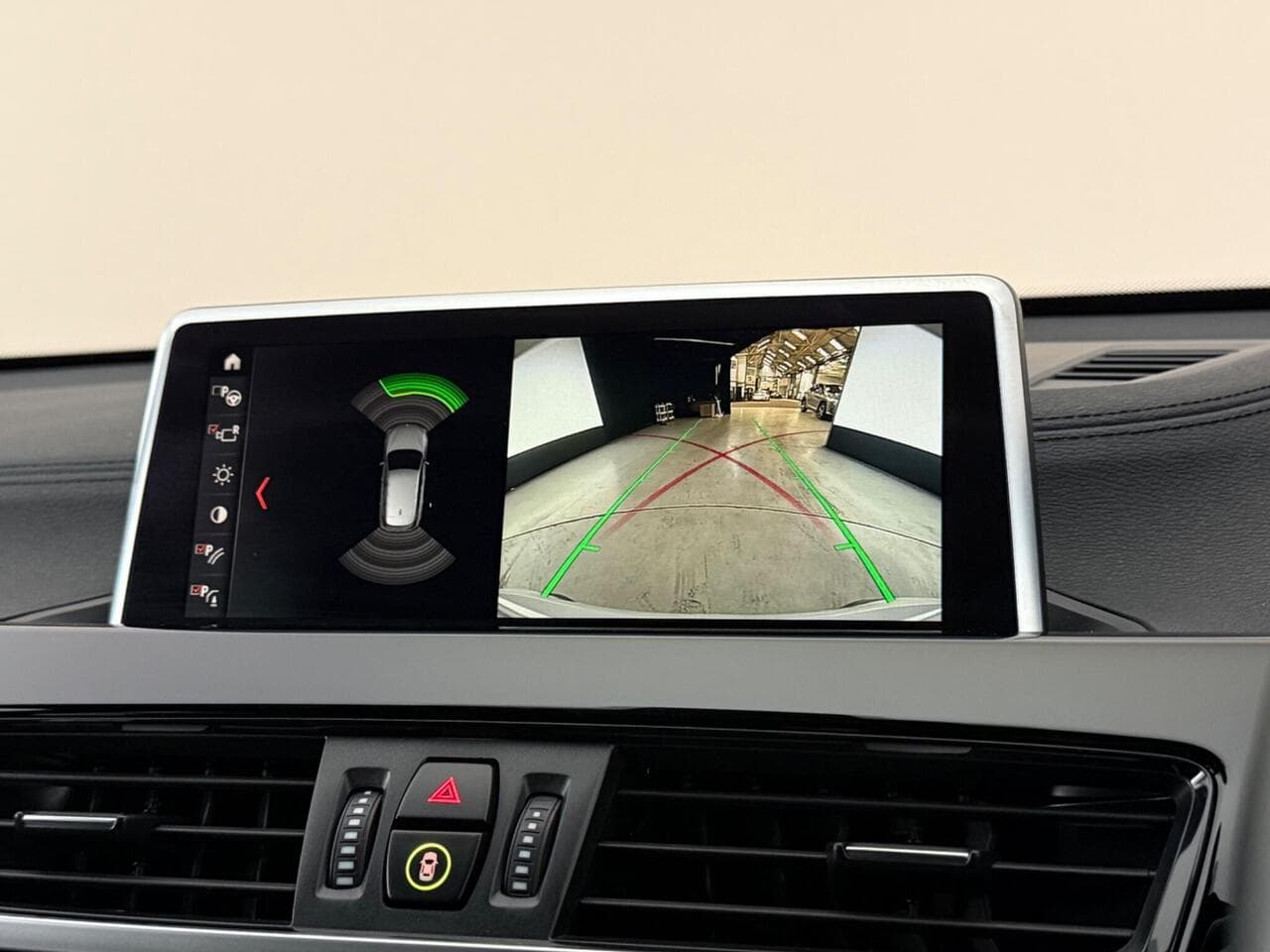 BMW X1 thumbnail Infotainment System