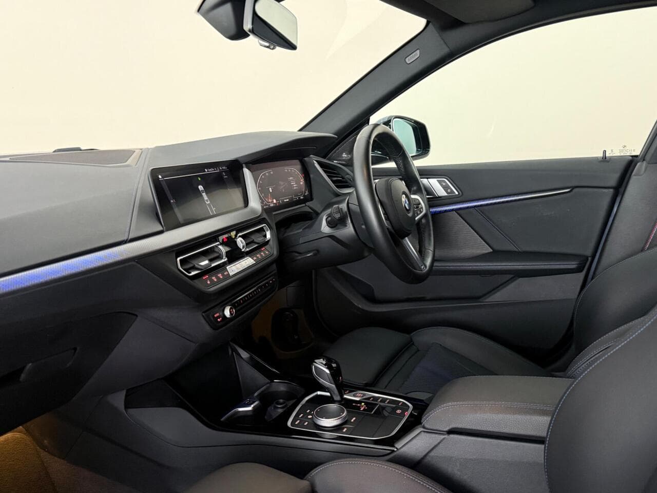 BMW 2 Series Gran Coupe thumbnail Interior Front