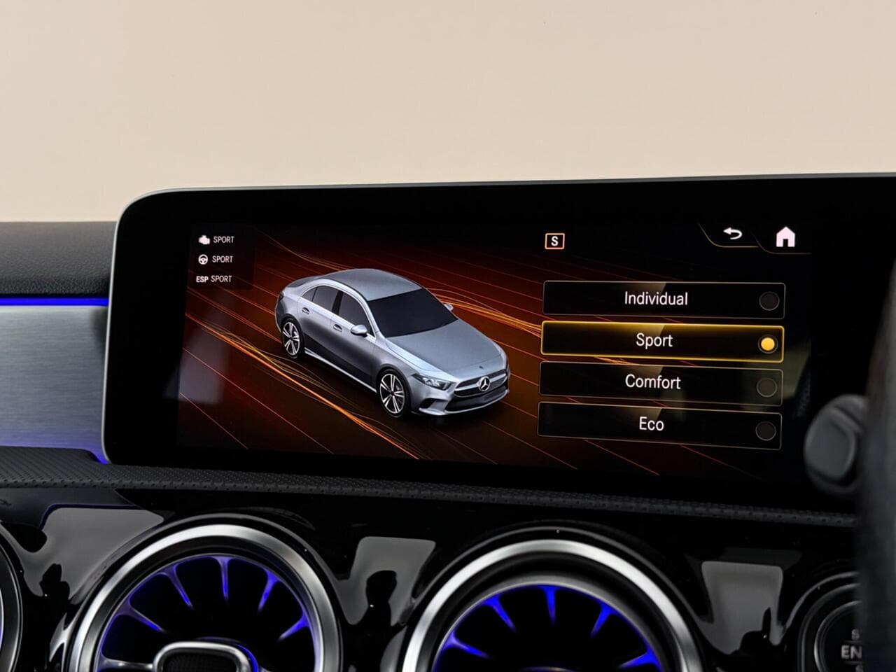 Mercedes-Benz A Class thumbnail Infotainment System