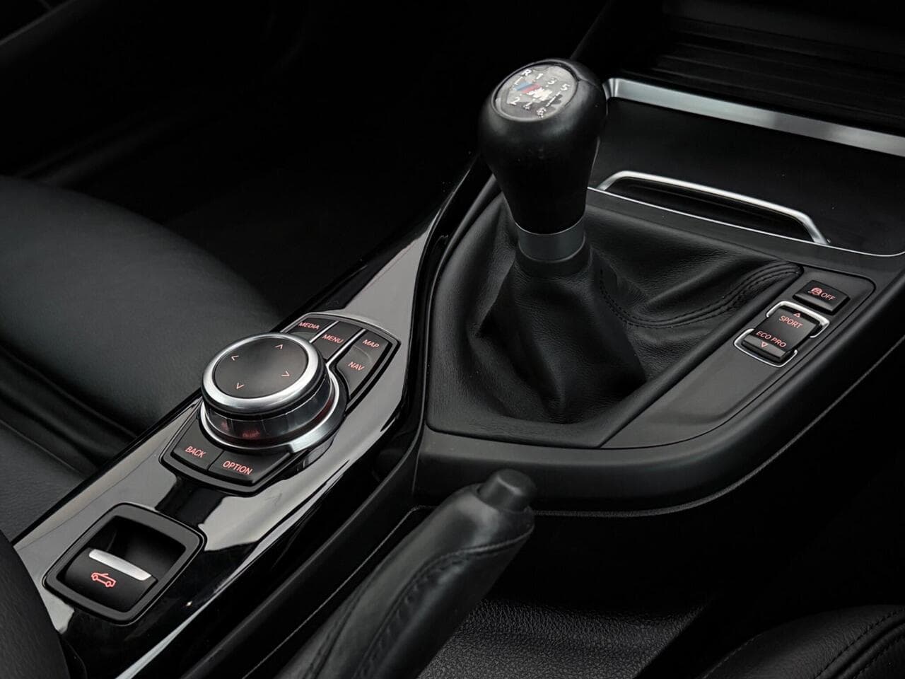 BMW 2 Series thumbnail Interior Front