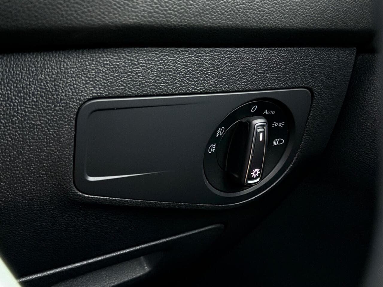 Volkswagen Tiguan Allspace thumbnail Misc Controls