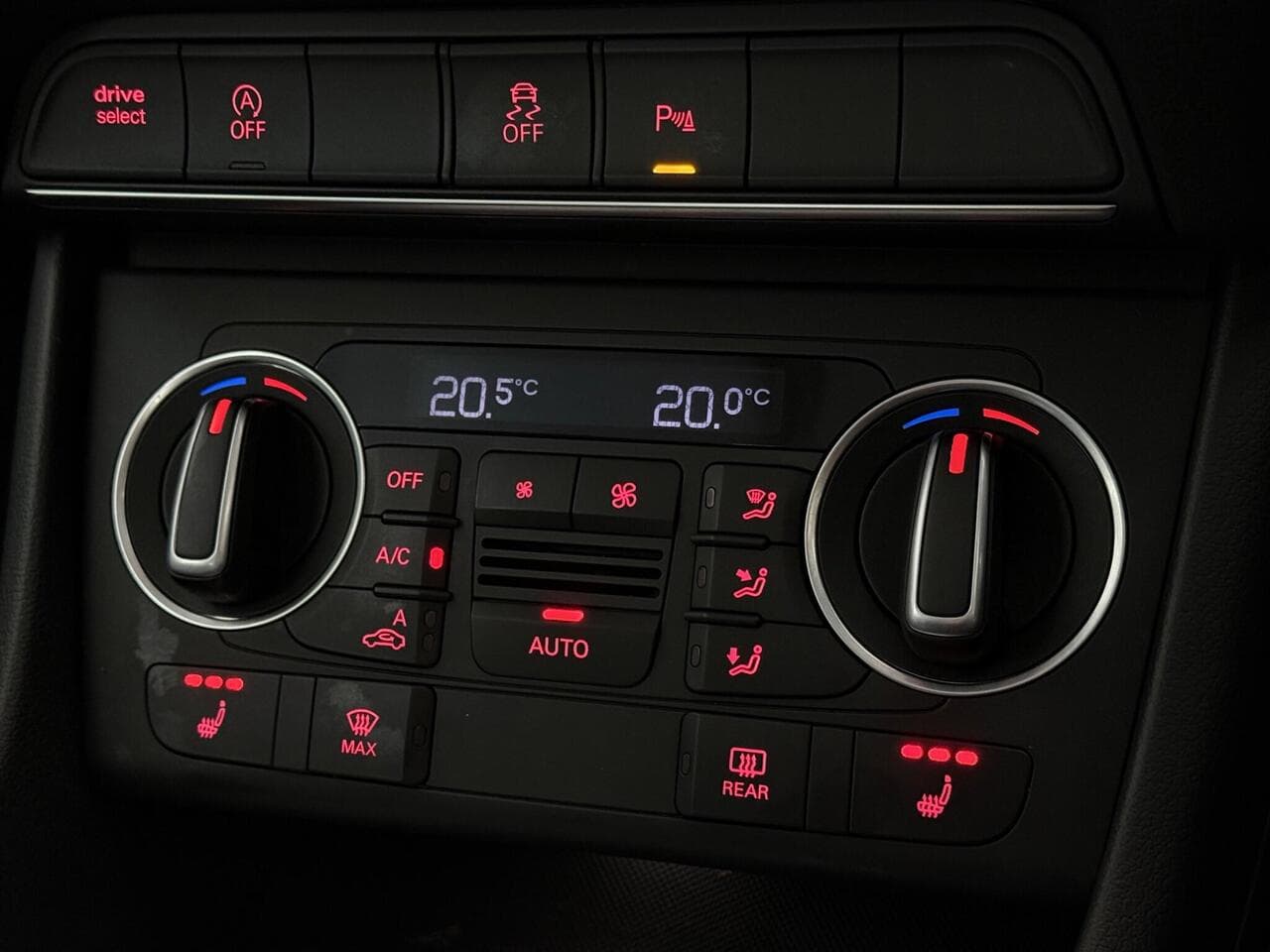 Audi Q3 thumbnail Misc Controls