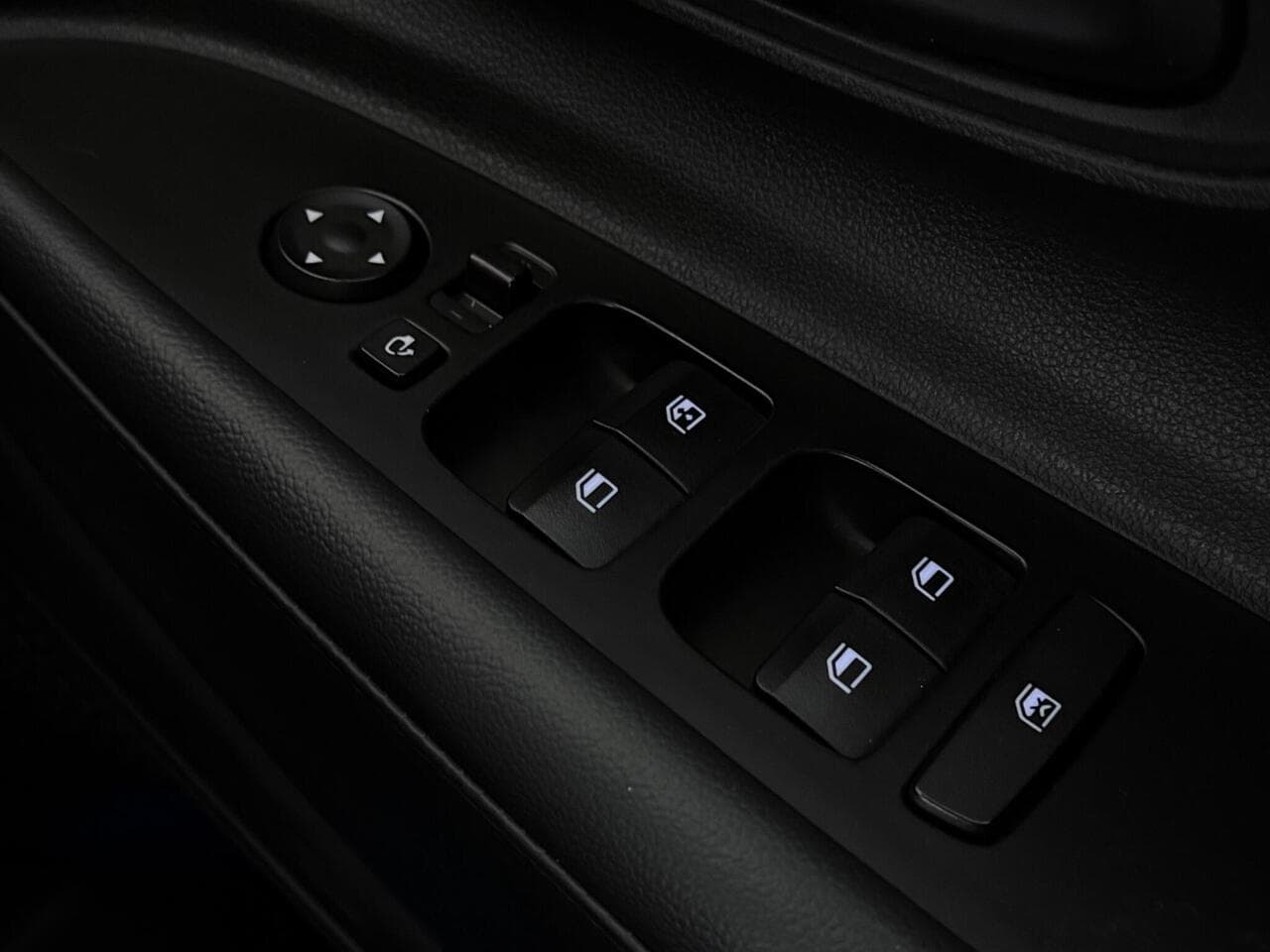 Hyundai BAYON thumbnail Misc Controls