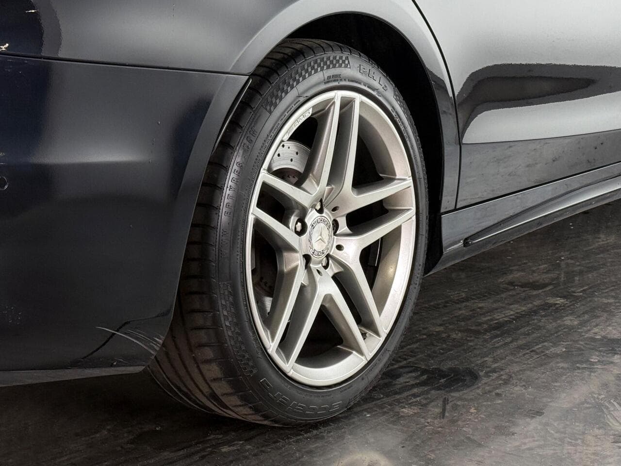 Mercedes-Benz S Class thumbnail Wheel