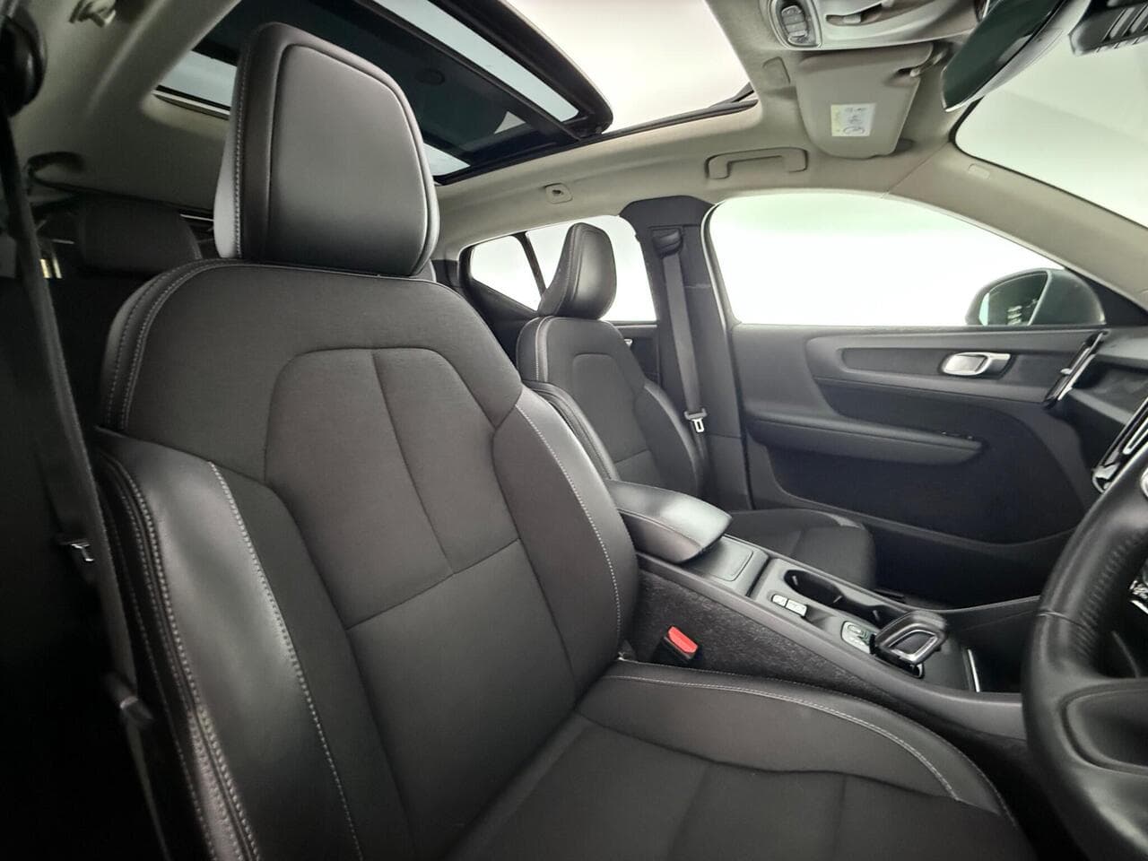 Volvo XC40 thumbnail Seat Driver