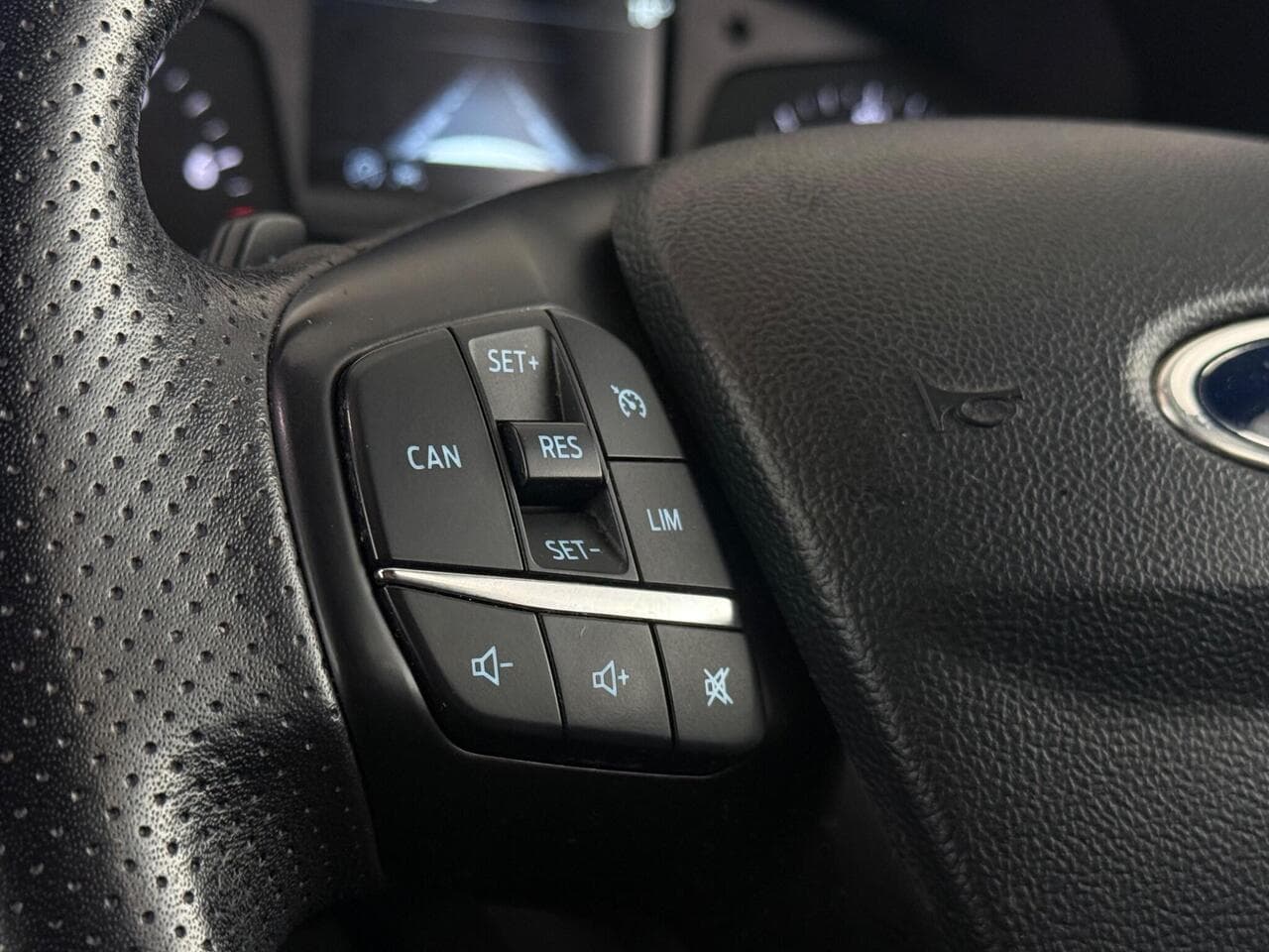 Ford Focus thumbnail Misc Controls