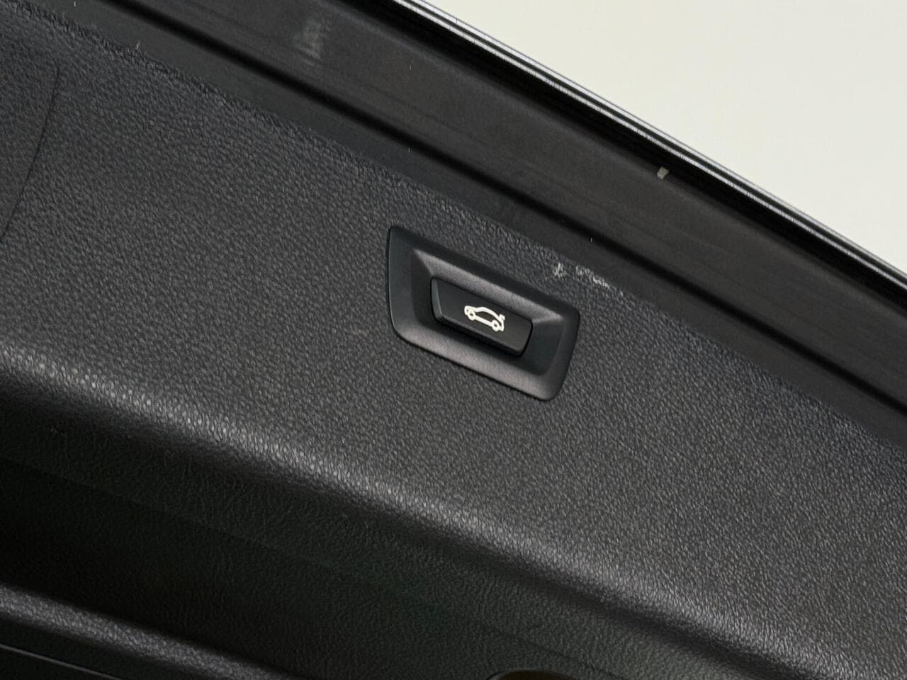 BMW 3 Series thumbnail Misc Controls