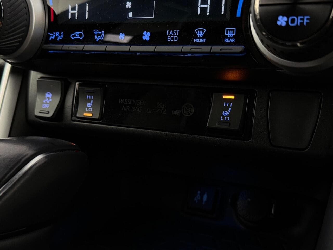 Toyota RAV4 thumbnail Infotainment System