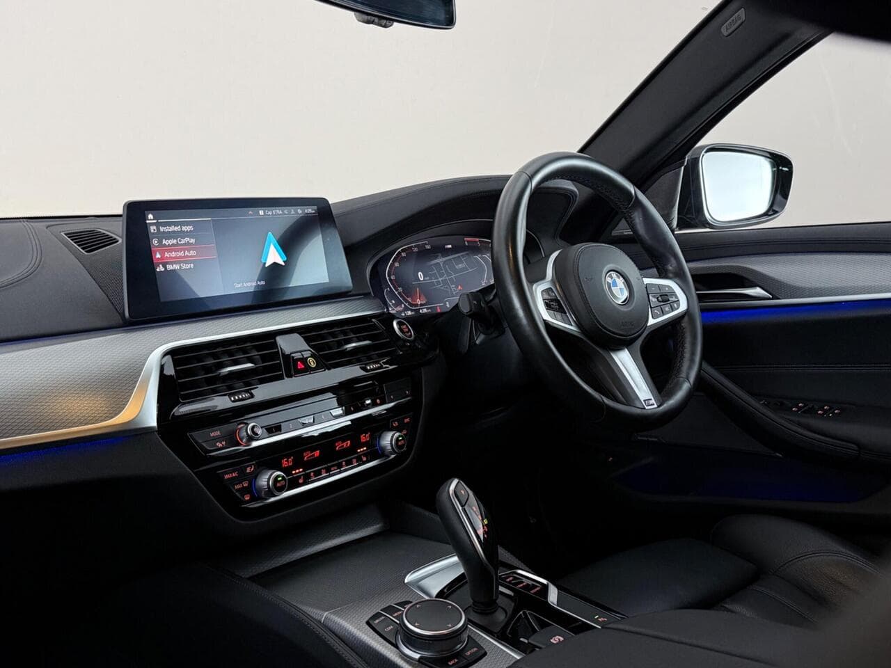 BMW 5 Series thumbnail Interior Front