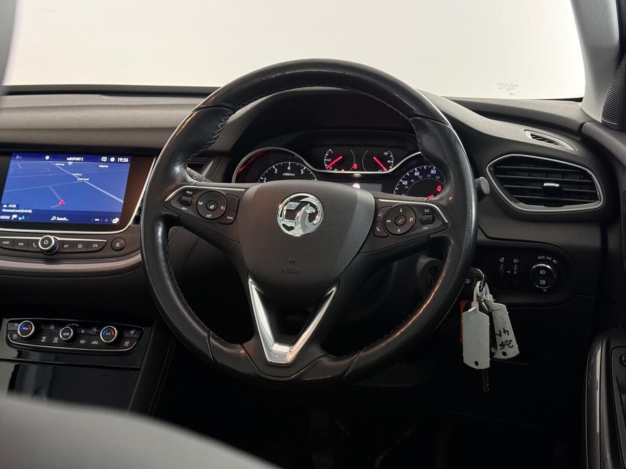 Vauxhall Grandland X thumbnail Steering Wheel