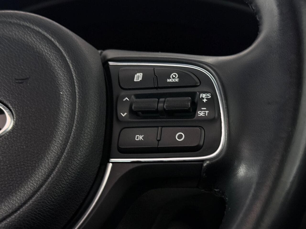 Kia Sportage thumbnail Misc Controls