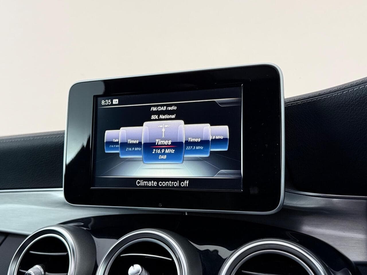 Mercedes-Benz C Class thumbnail Infotainment System