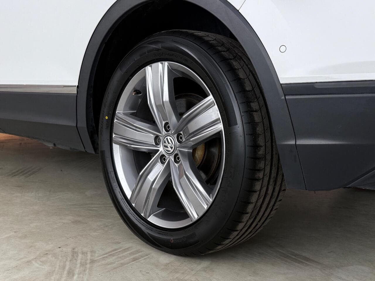 Volkswagen Tiguan thumbnail Wheel