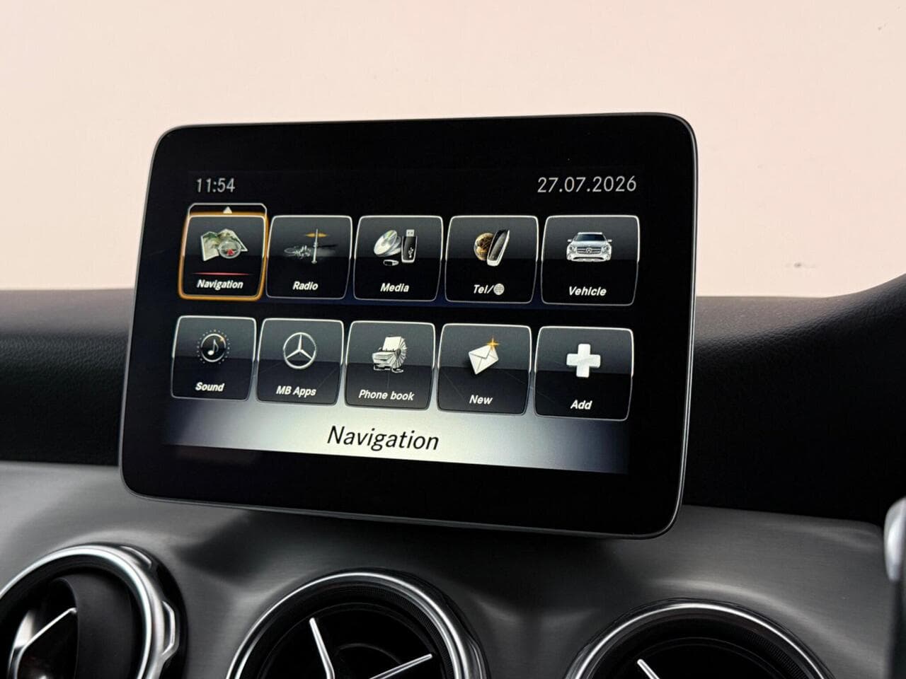 Mercedes-Benz GLA thumbnail Infotainment System