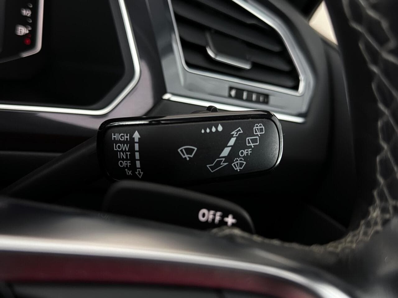 Volkswagen Tiguan Allspace thumbnail Misc Controls