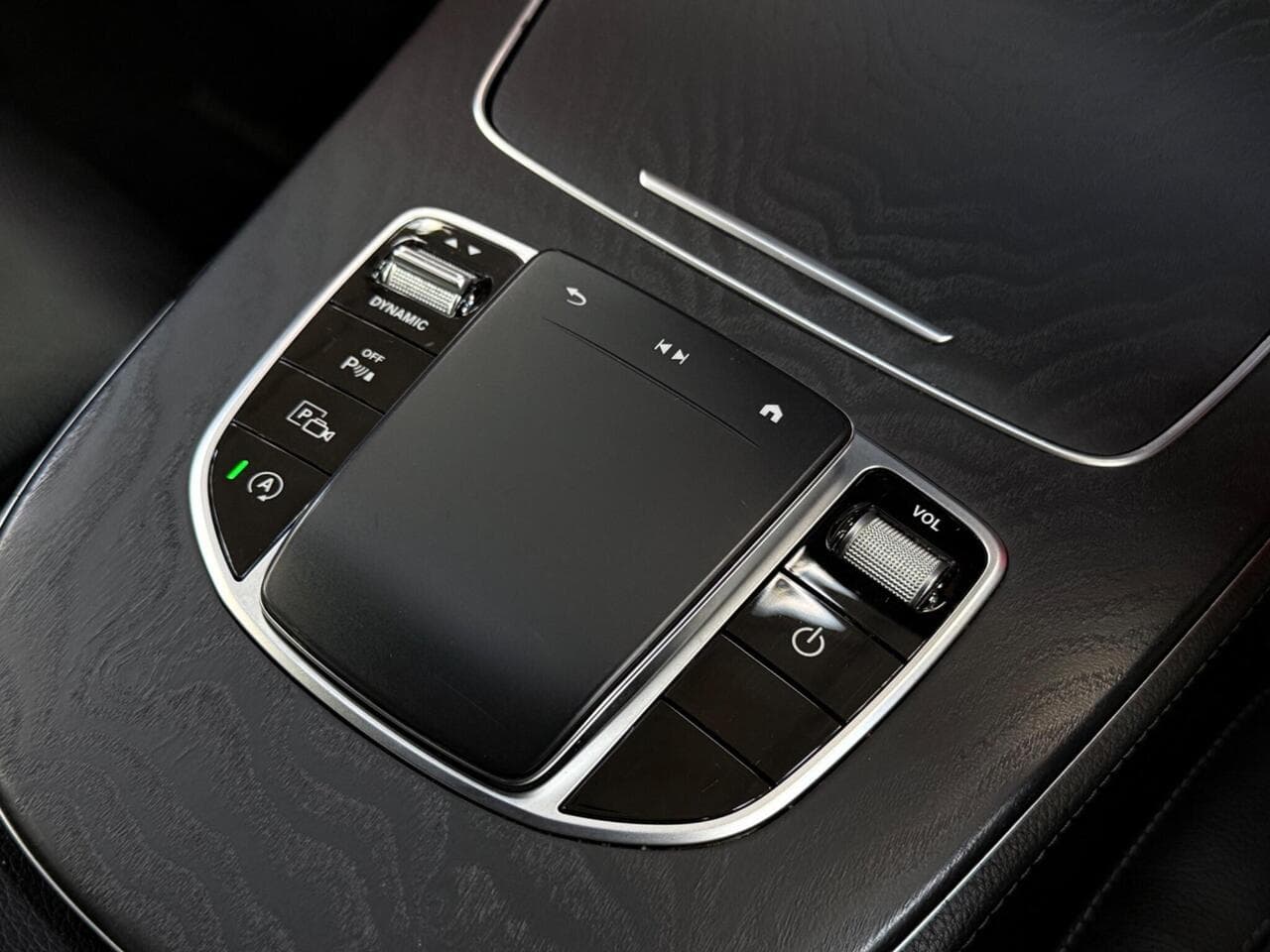 Mercedes-Benz E Class thumbnail Misc Controls