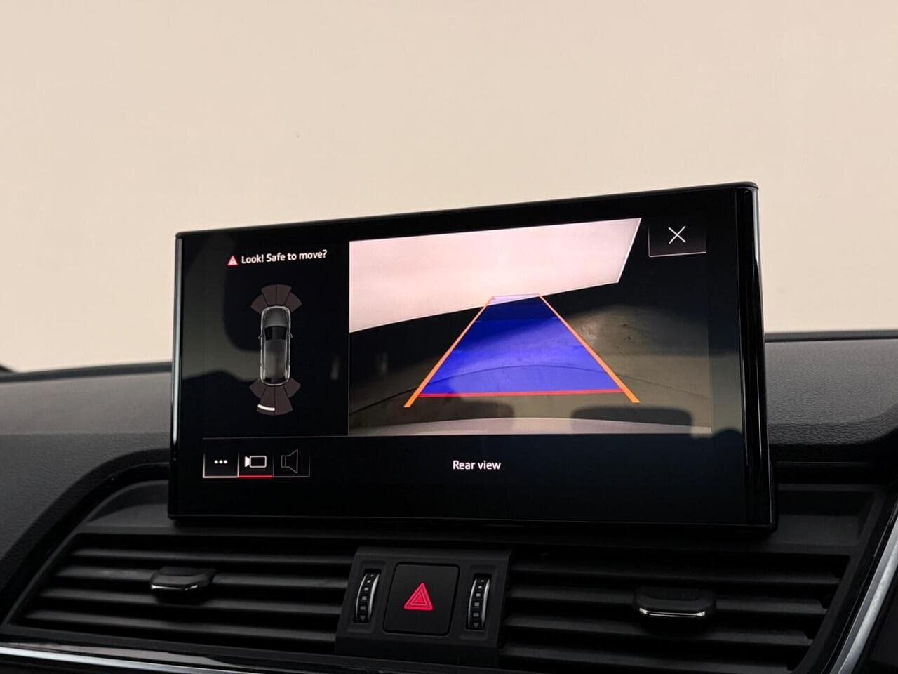 Audi Q5 thumbnail Infotainment System