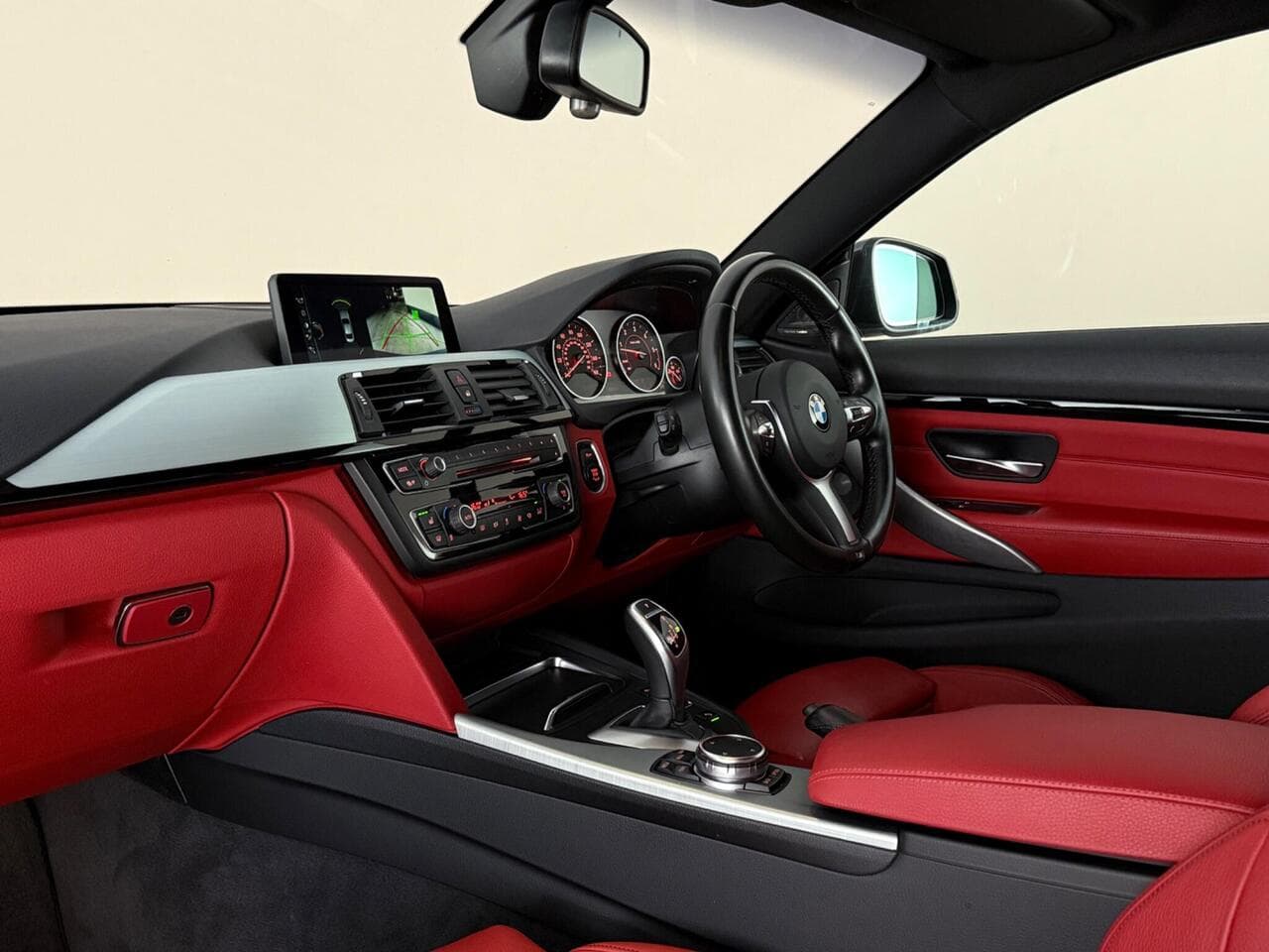 BMW 4 Series thumbnail Interior Front