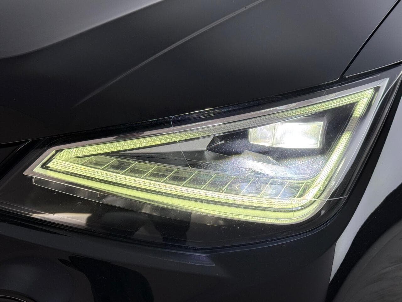 SEAT Arona thumbnail Lights Front