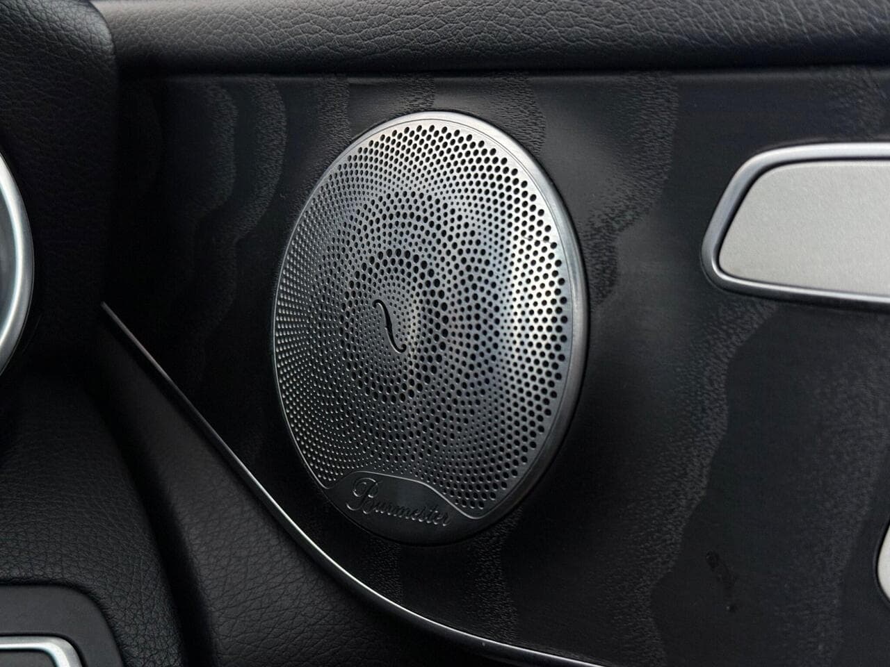 Mercedes-Benz GLC thumbnail Interior Front