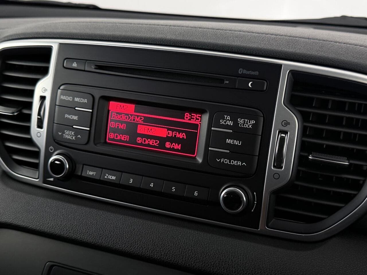 Kia Sportage thumbnail Infotainment System