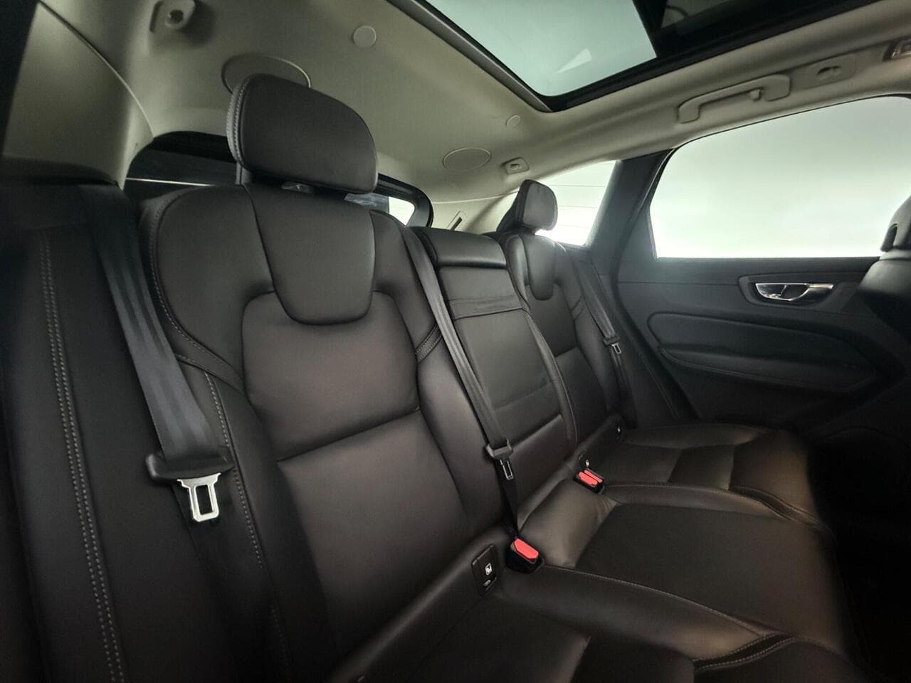 Volvo XC60 thumbnail Seats Rear