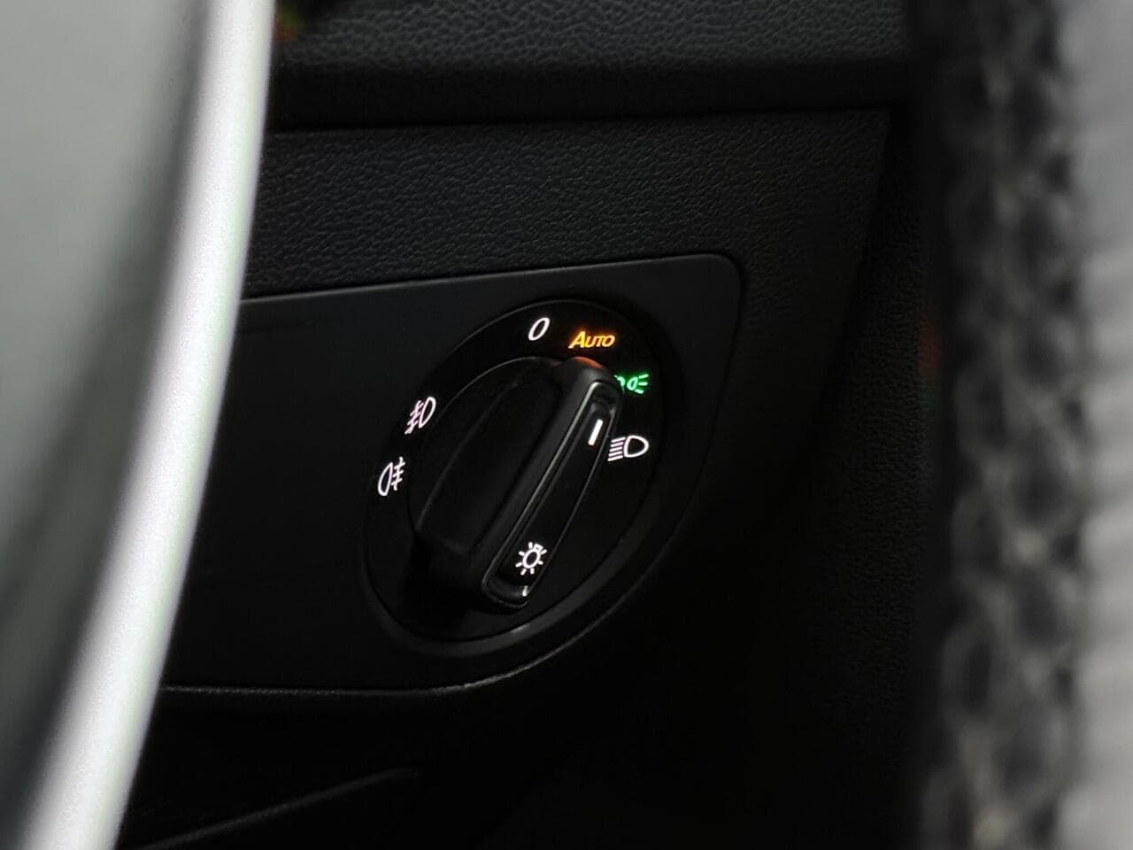 Volkswagen Tiguan thumbnail Misc Controls