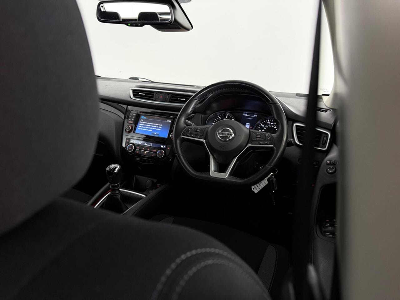 Nissan Qashqai thumbnail Interior Front