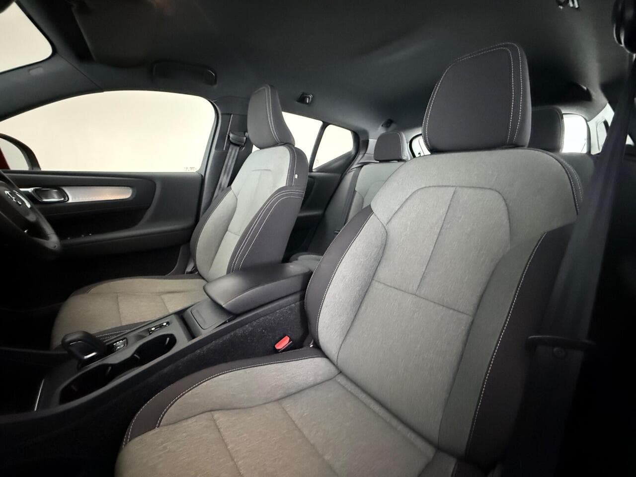 Volvo XC40 thumbnail Seat Front Passenger