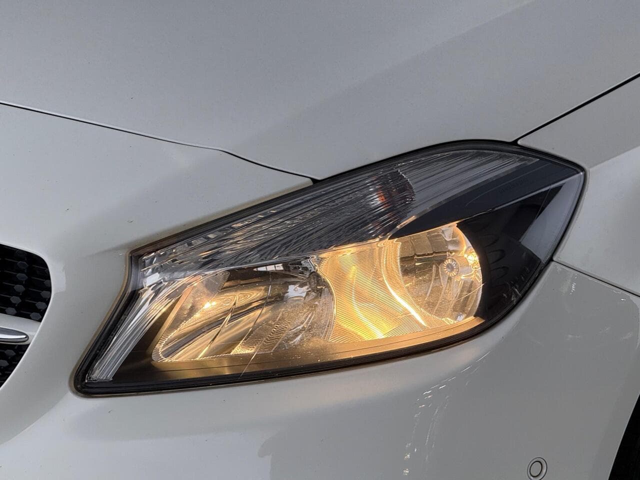 Mercedes-Benz A Class thumbnail Lights Front