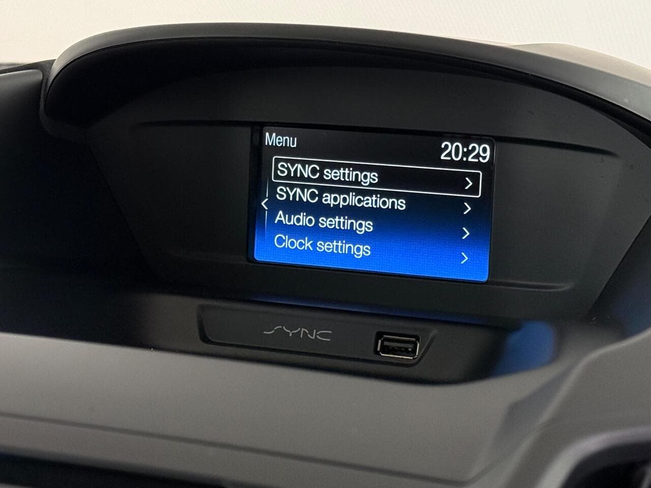 Ford Kuga thumbnail Infotainment System