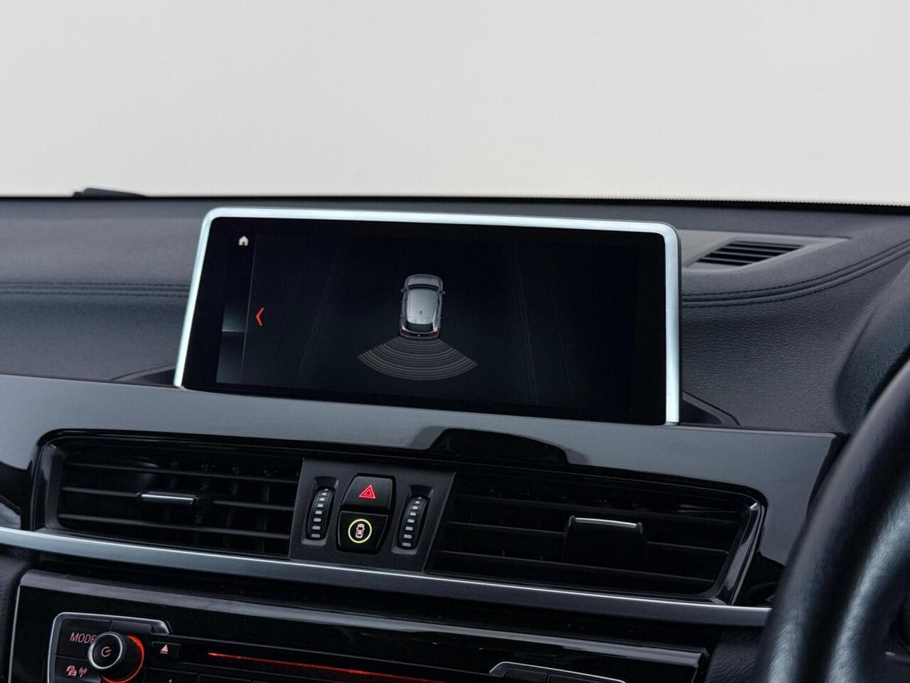 BMW X2 thumbnail Infotainment System
