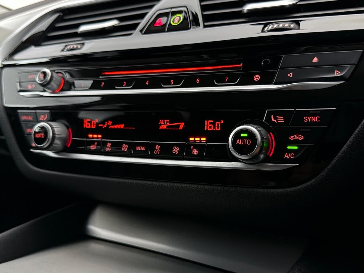 BMW 5 Series thumbnail Infotainment System