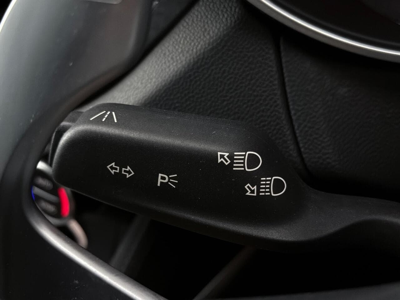 Alfa Romeo Stelvio thumbnail Misc Controls