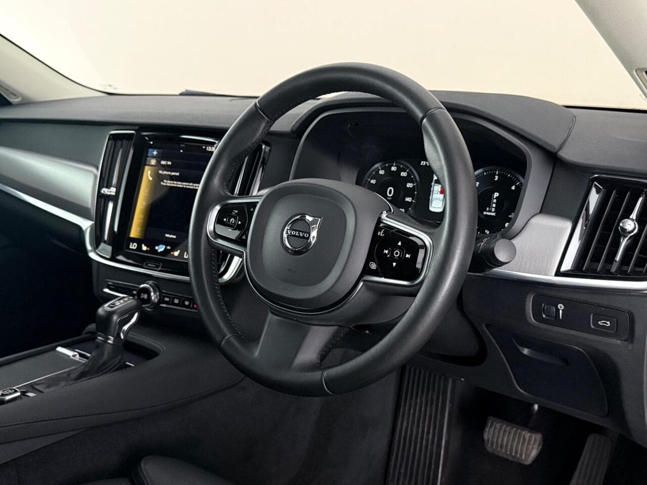 Volvo S90 thumbnail Steering Wheel