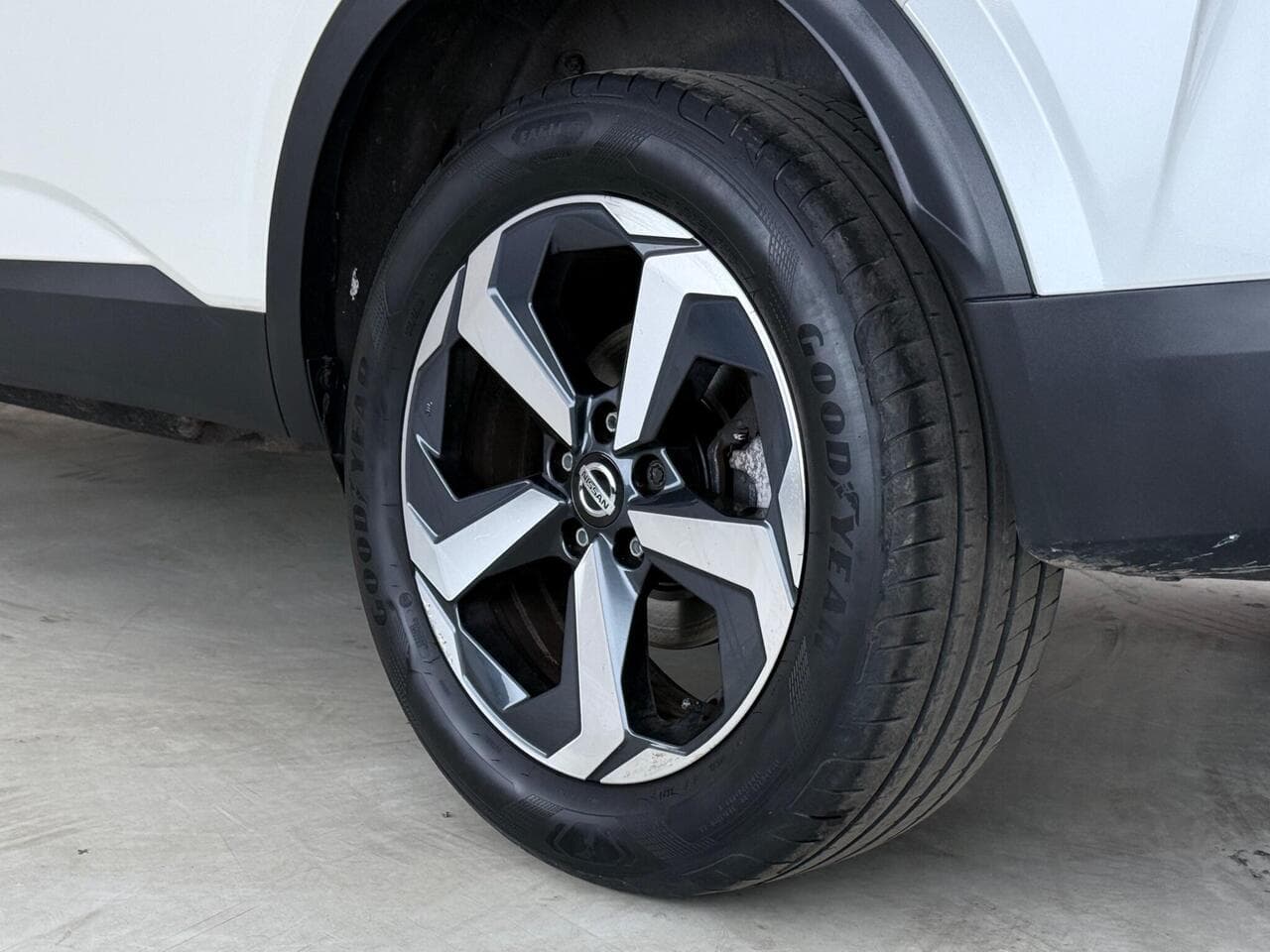 Nissan Qashqai thumbnail Wheel