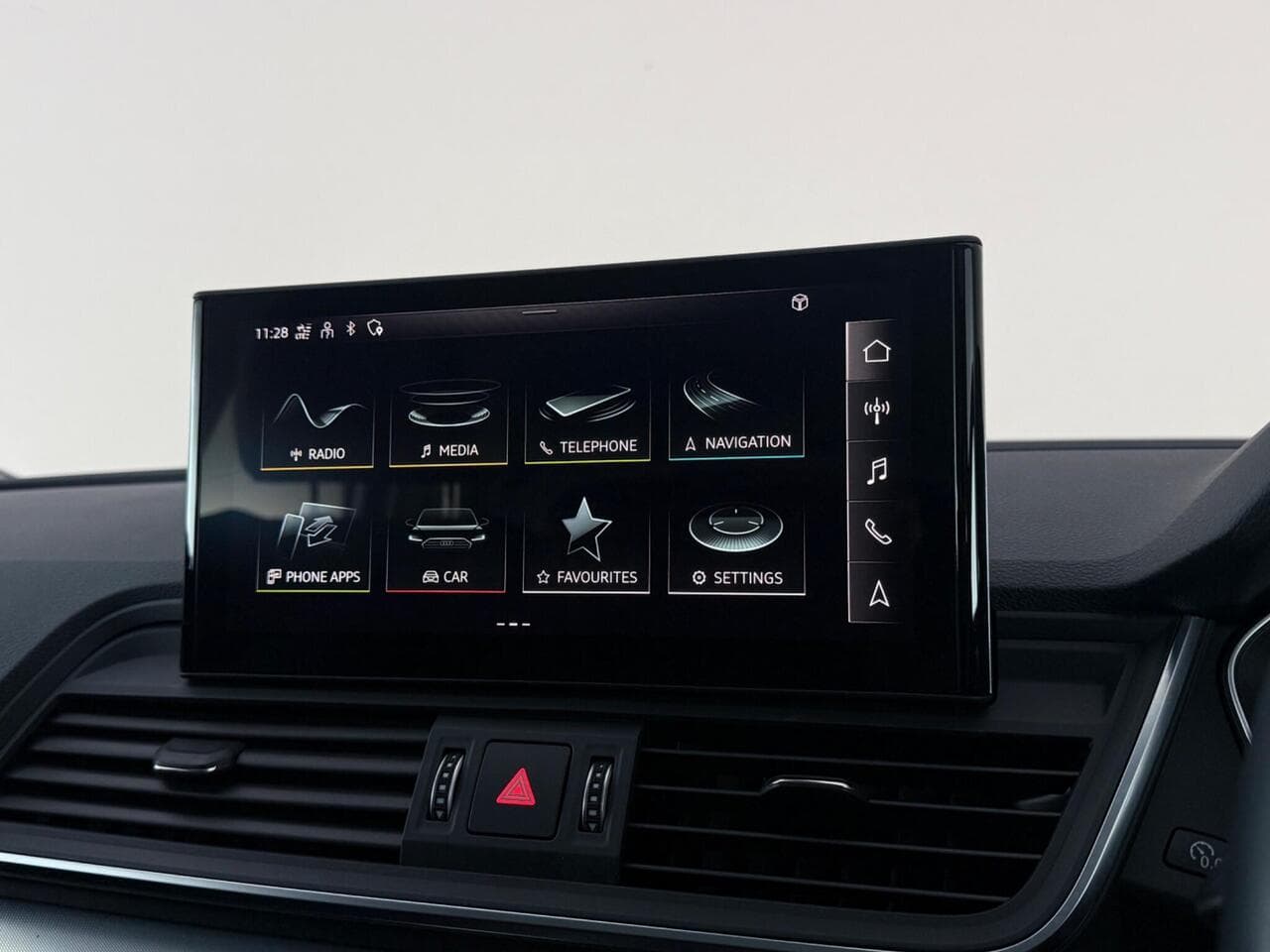 Audi Q5 thumbnail Infotainment System