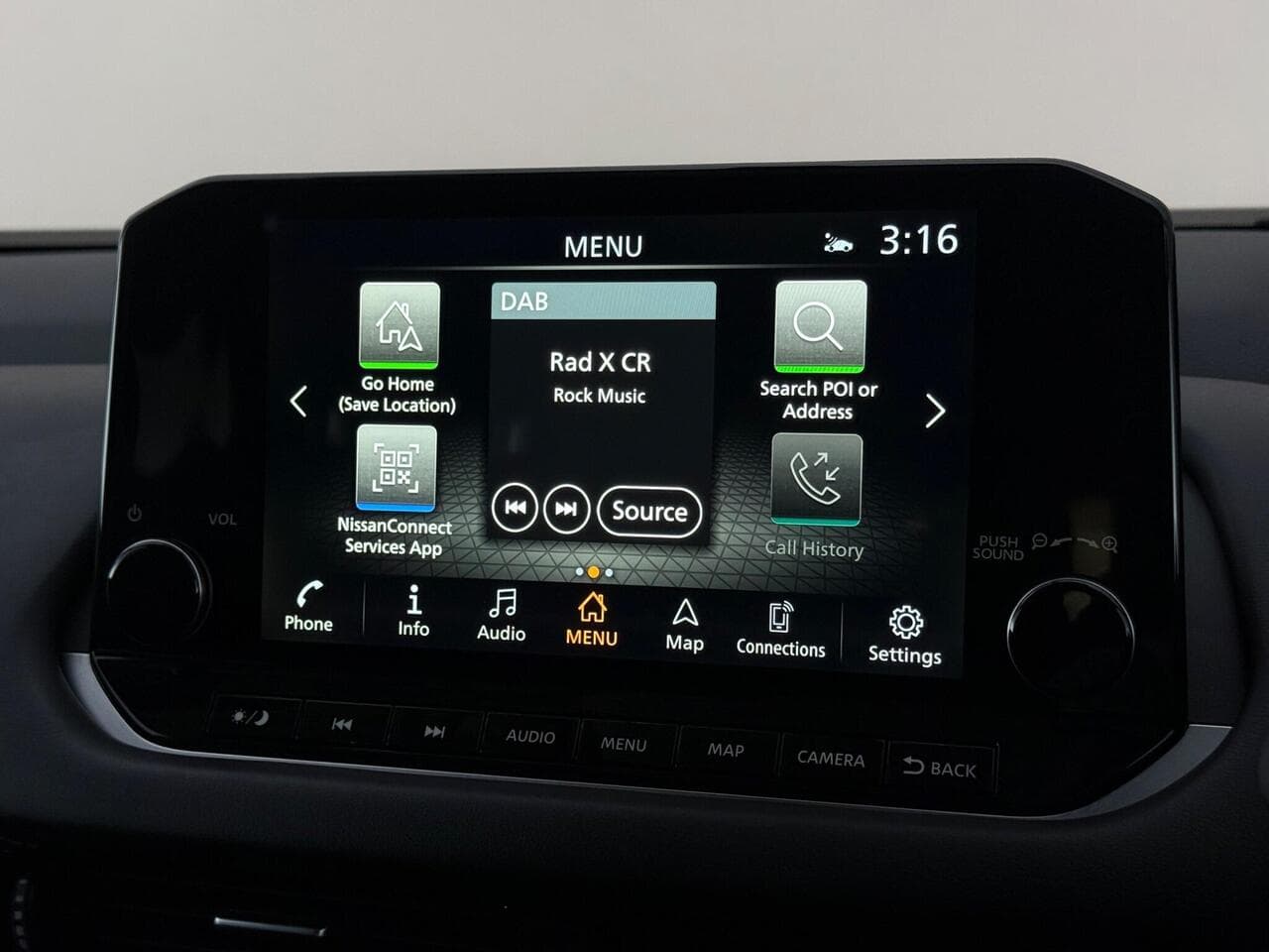 Nissan Qashqai thumbnail Infotainment System