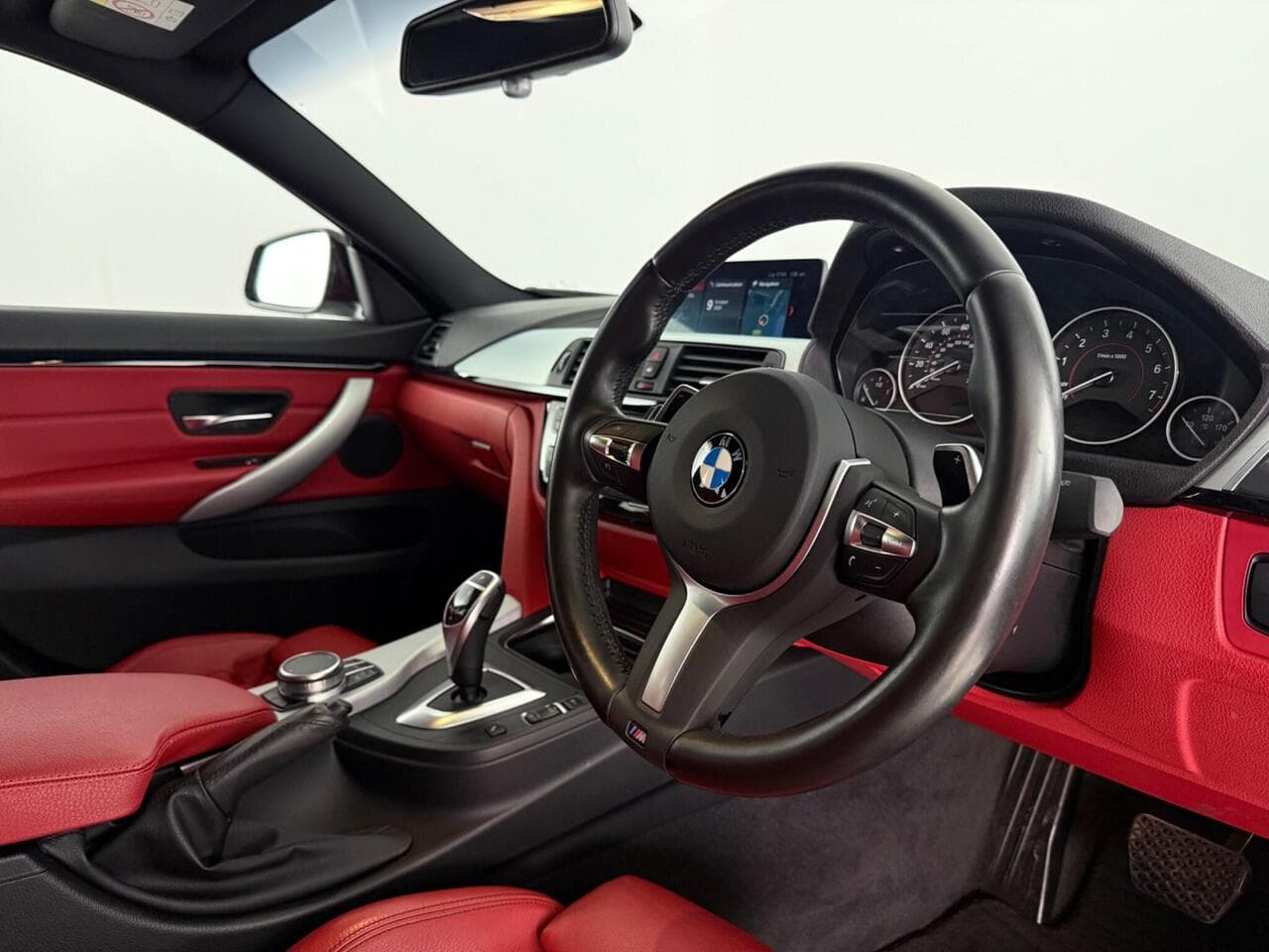 BMW 4 Series Gran Coupe thumbnail Interior Front