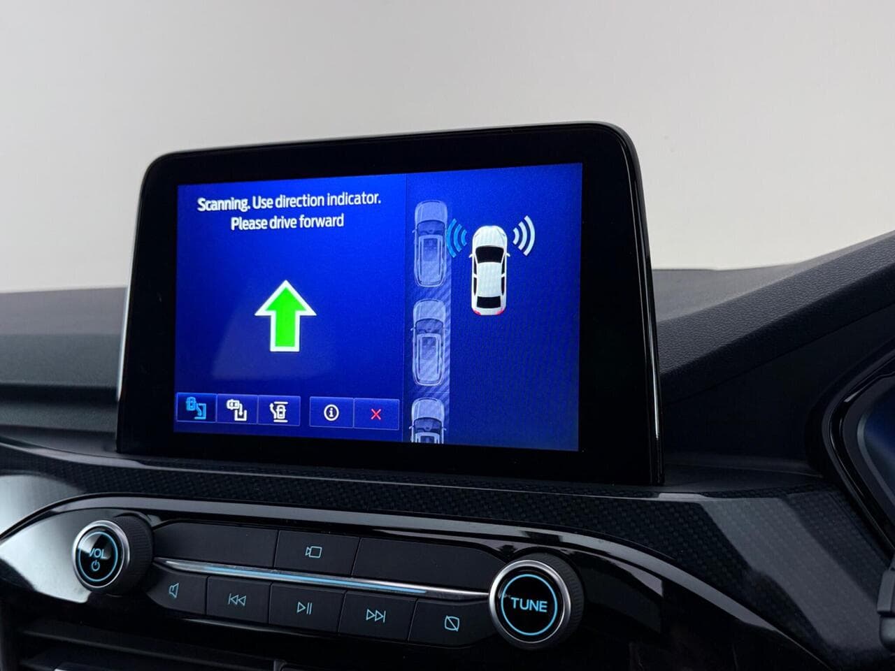 Ford Kuga thumbnail Infotainment System