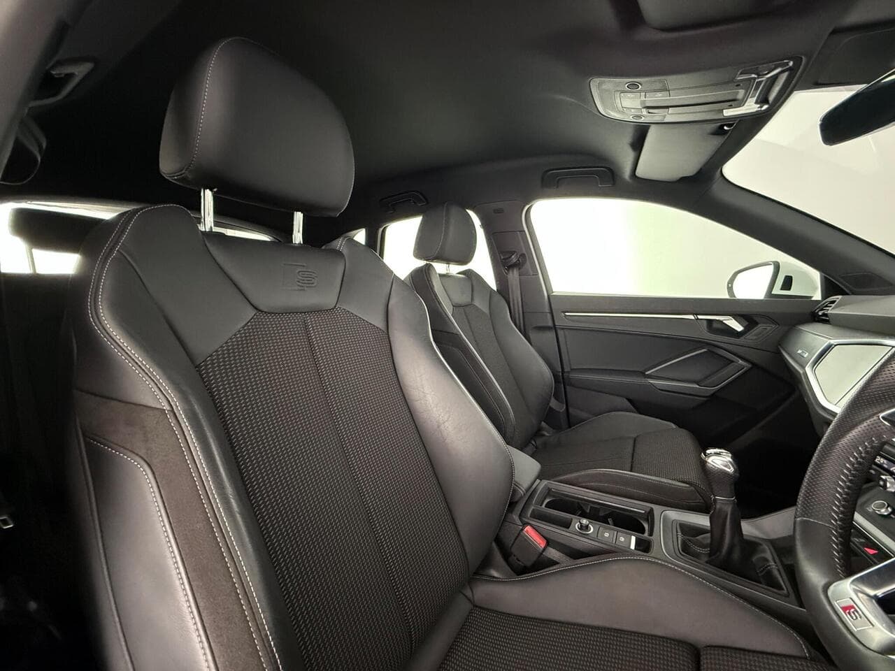 Audi Q3 thumbnail Seat Driver